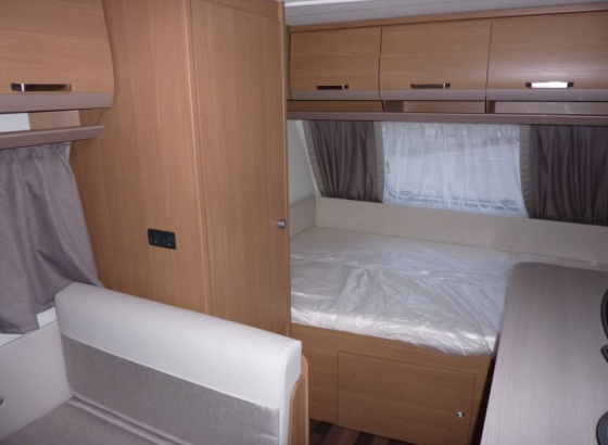 Knaus Sport 400 QD Lakókocsi - Belső